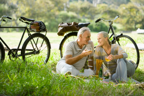 older-couple-with-bikes